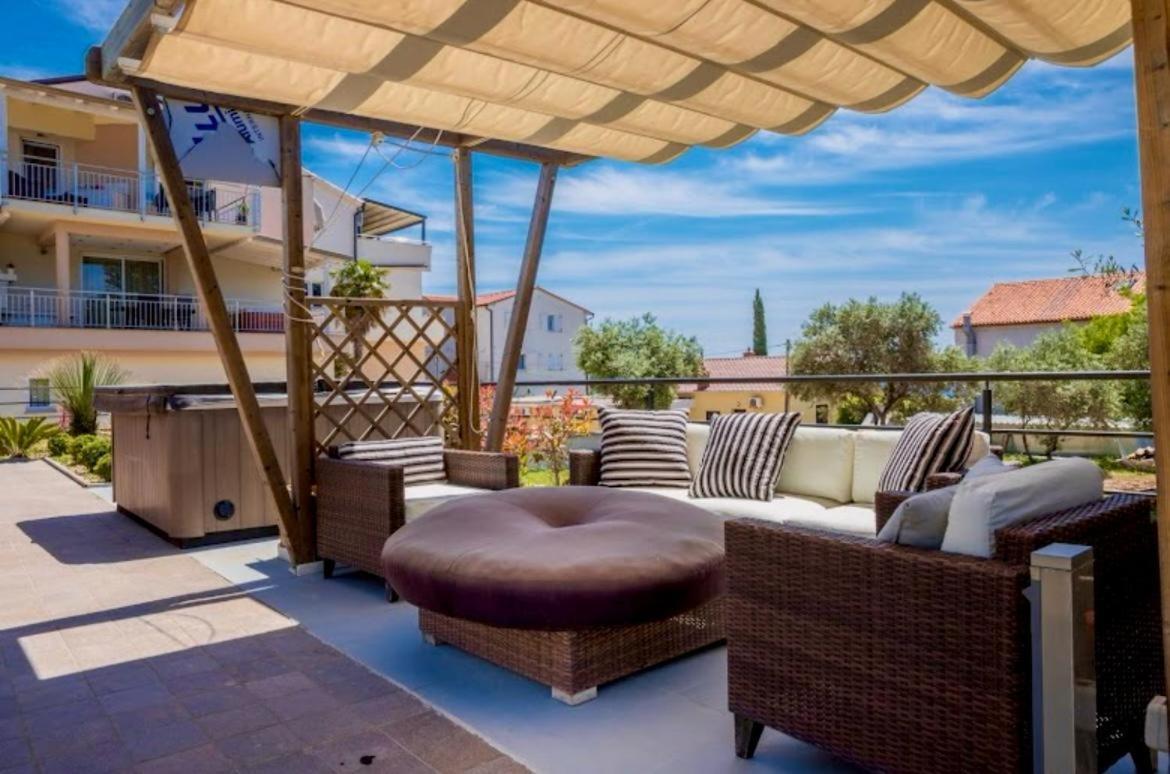 Kristal Paris Resort Novalja Exterior foto
