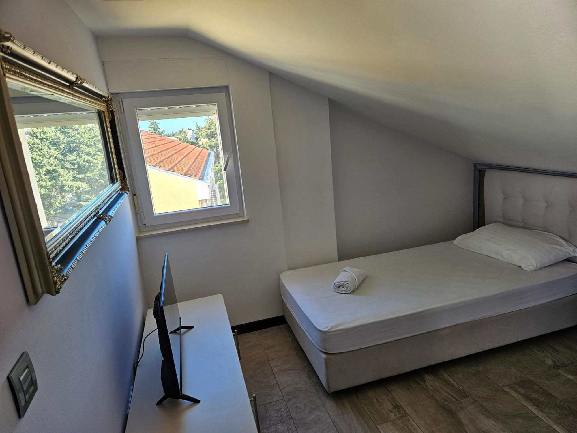 Kristal Paris Resort Novalja Exterior foto